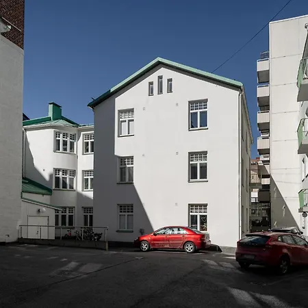 Renovated Historical Studio - Best Location 公寓 *